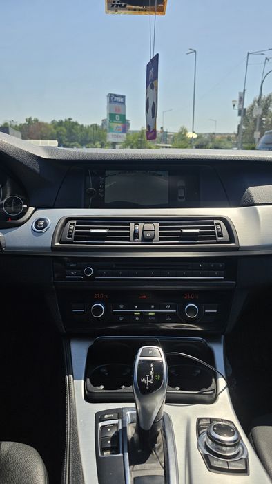 BMW F10 520 D, automat, An 2010, 280.000 km, pret 10.900 €, ușor neg.