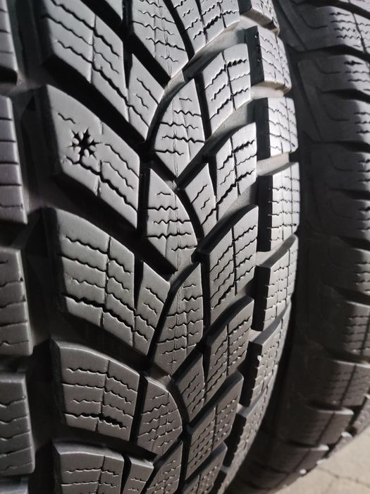 4бр. зимни гуми 225/65/17 GoodYear UltraGrip Performance, dot22
D