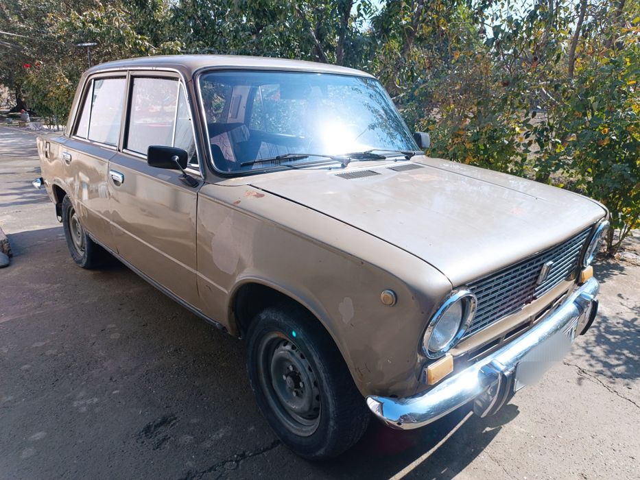 Vaz 2101 sotiladi