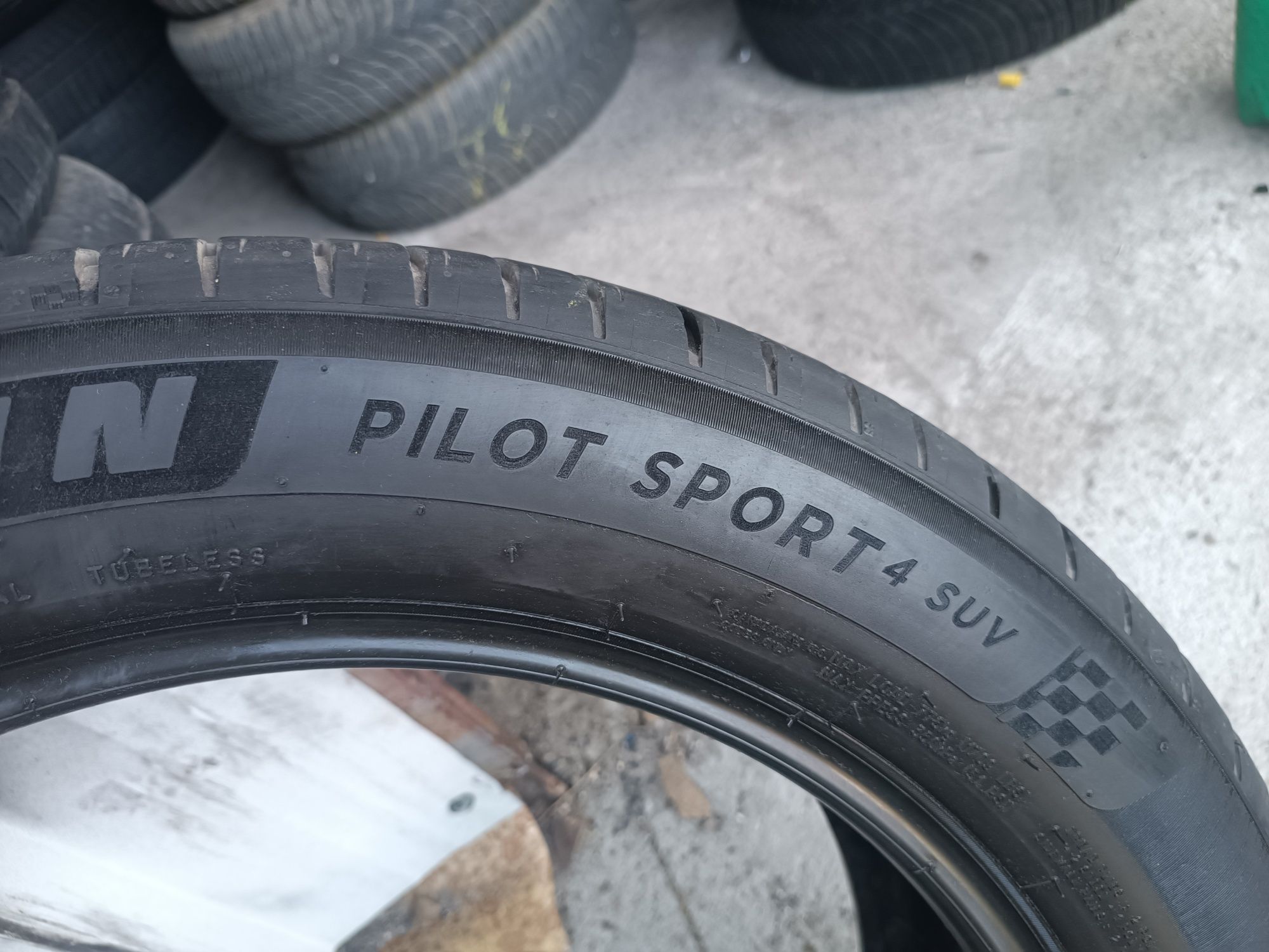 225/55/19 Michelin Дот 0821