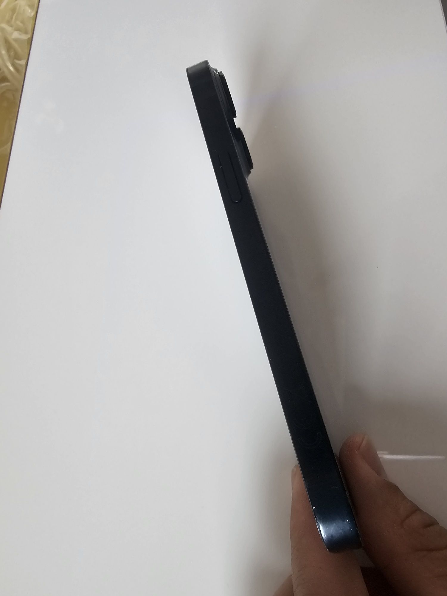 IPhone 14 в много добро състояние