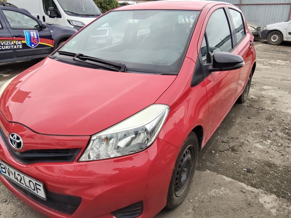 Vând Toyota Yaris