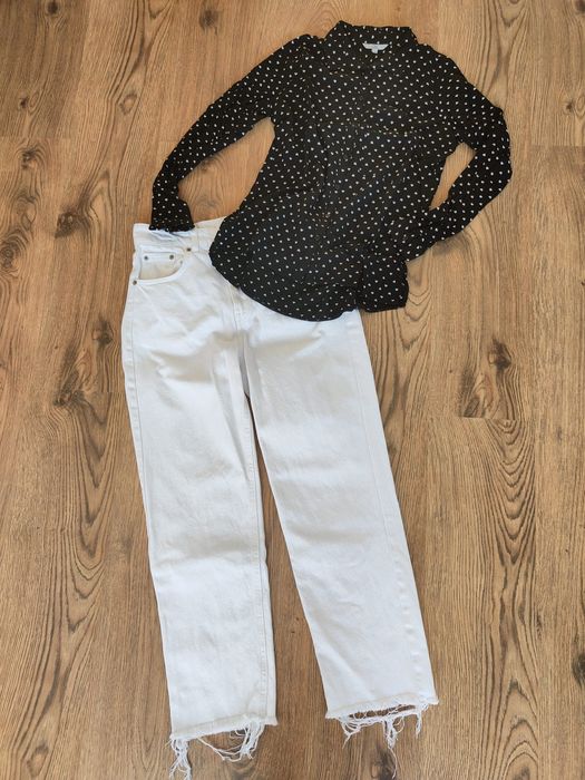 Сет размер 38/М. Цена 30 лв.  
1. Стилни  дънки Pull &