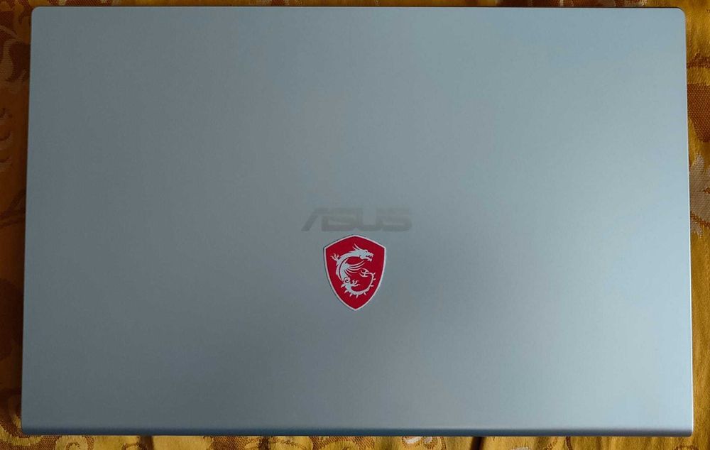 Laptop ASUS Win11Pro+Bitdefender 3 ani