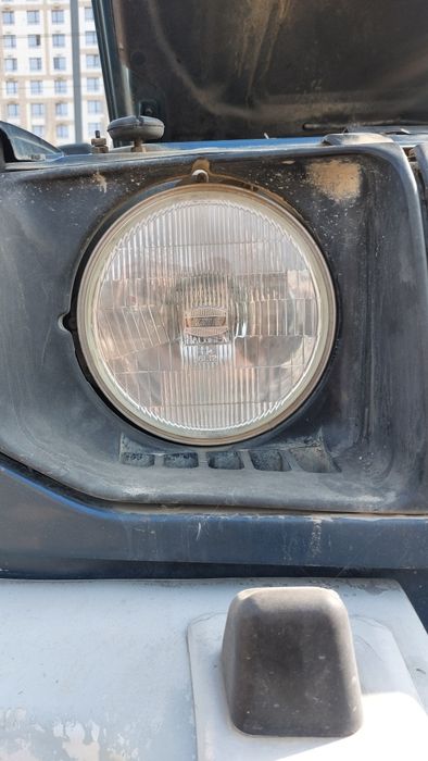 Продам фары на Mitsubishi Pajero 2