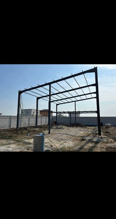 Vand hale pe structura metalica