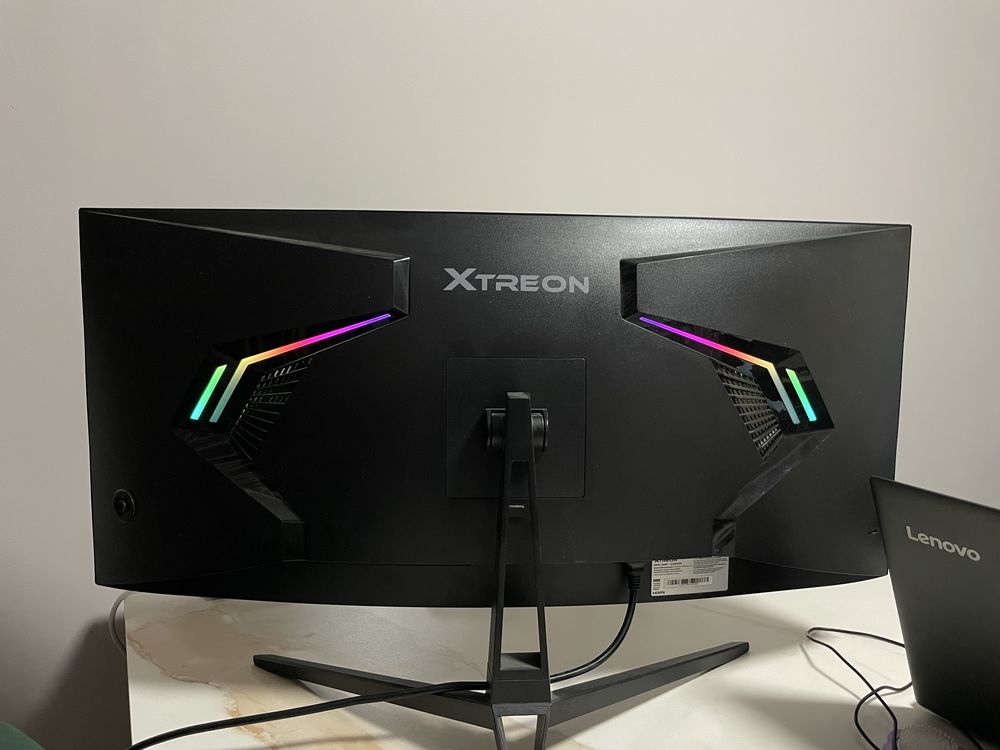 Продаю монитор Монитор XTREON изогнутый