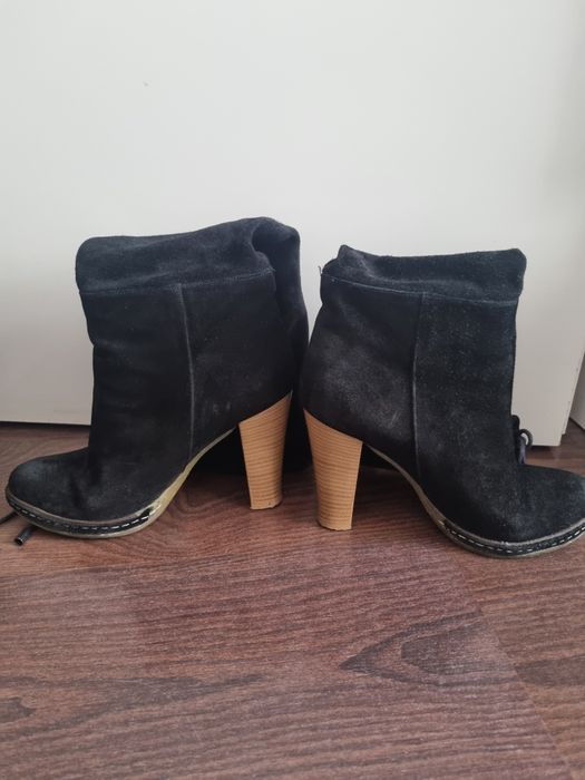 Cizme lungi, piele intoarsa, marimea 39, cu toc