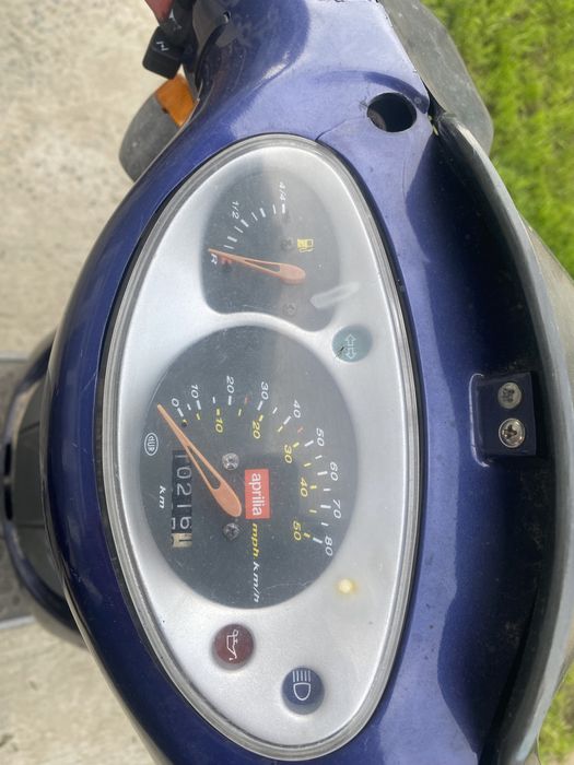 Scuter Aprilia pornește la prima cheie