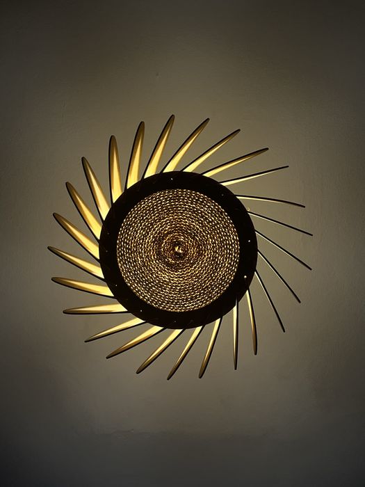 Lustra ambientala din lemn