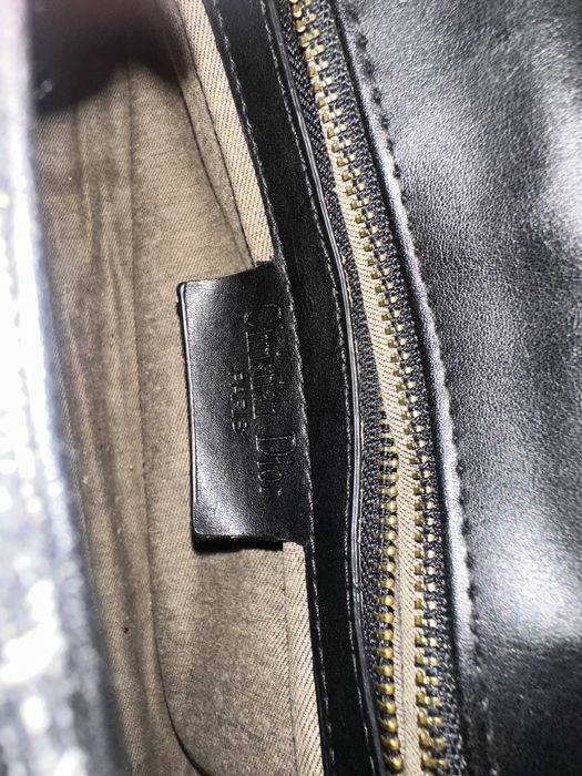 Vand geanta pentru detalii scrie-mi in privat