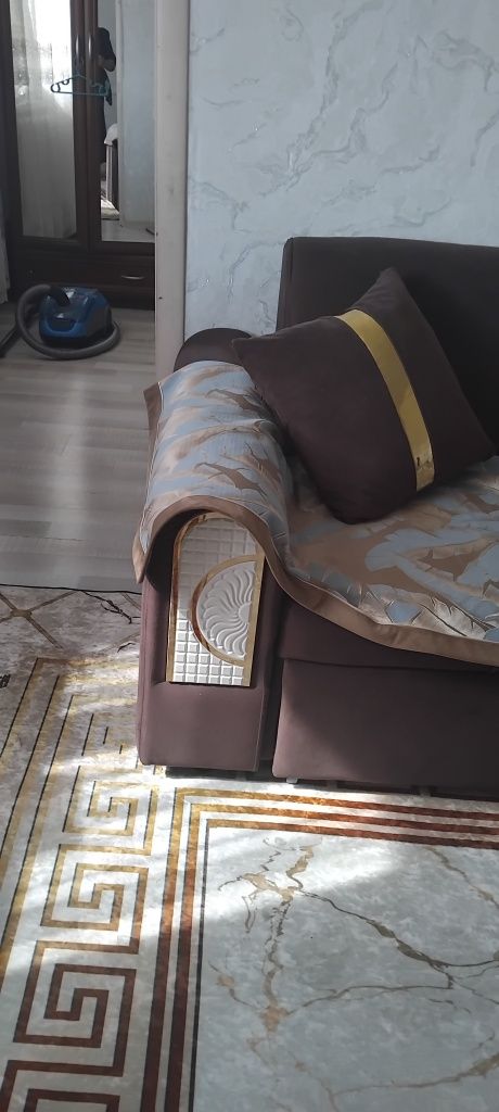 Продам диван 4 м