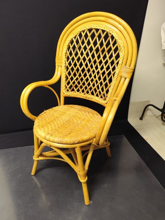 Ратанов стол ретро