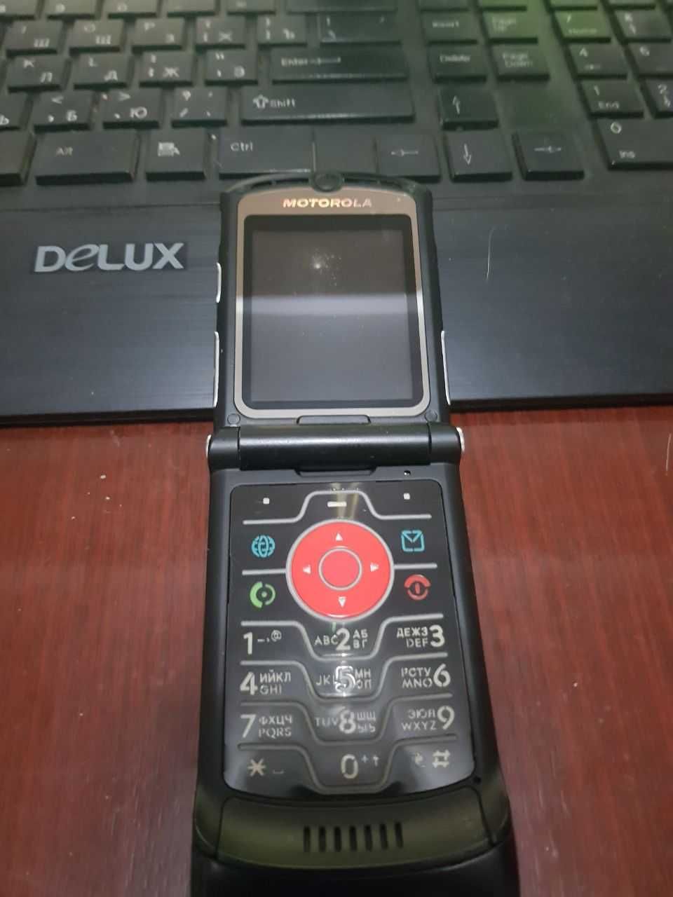 Motorola V3 Телефон