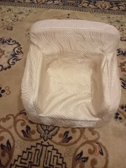 Fotoliu pentru copii de la vârsta de un an ,poate fi utilizat și pentr