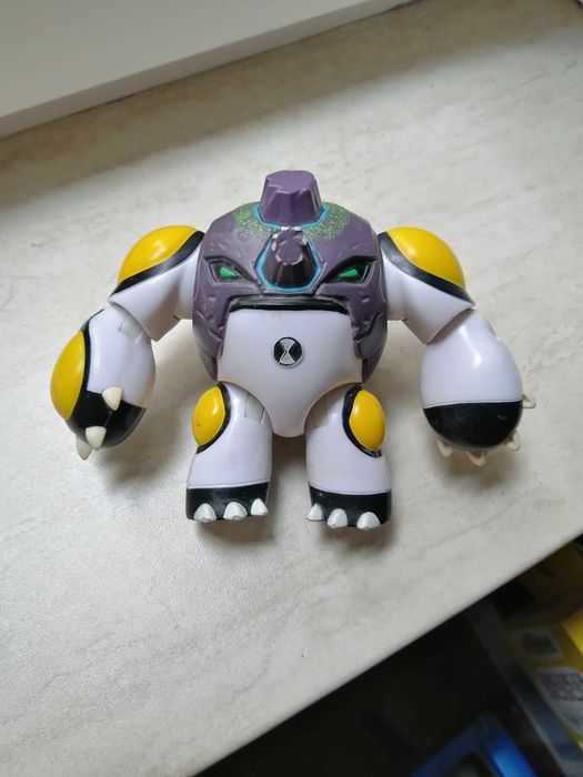 Фигурки от Бен Тен