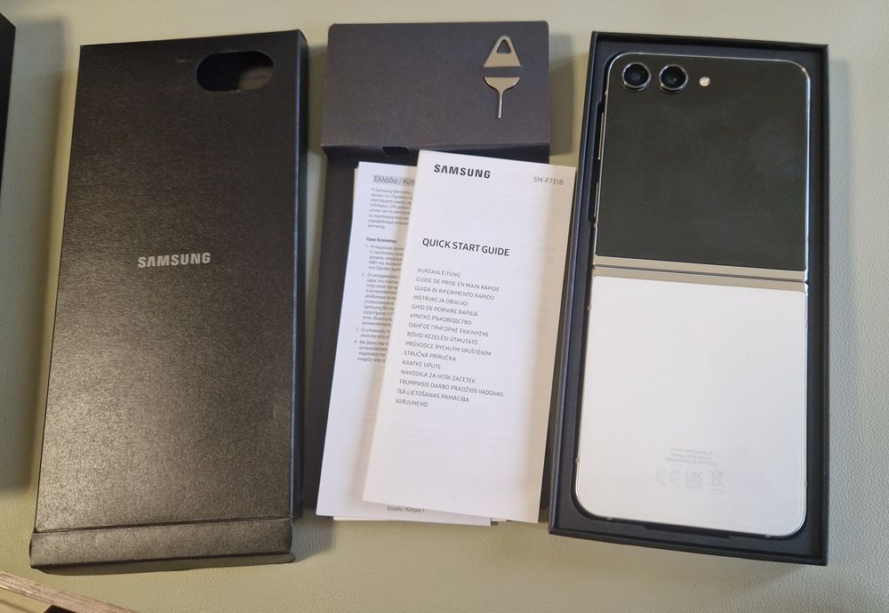Смартфон Samsung SM-F731B Galaxy Z Flip 5, 6.7", 512 GB, 8GB RAM, Dual