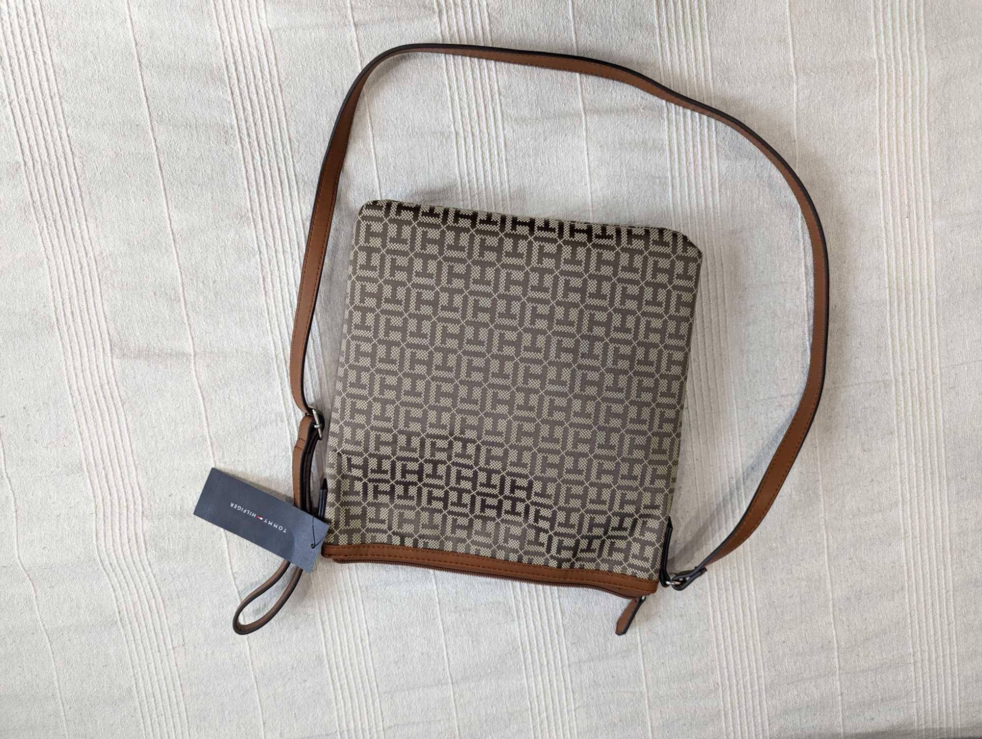 Дамска чанта  crossbody Tommy Hilfiger с лого внос от САЩ