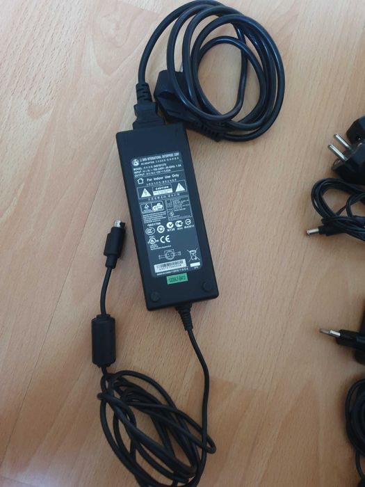 Incarcator hoverbord trotineta bicicleta electrica 12V 5.83Ah 4 pini