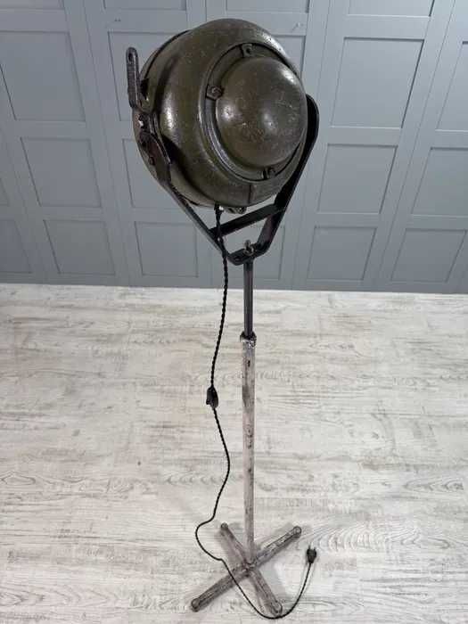 Лампион в индустриален стил - фар от танк Р398-Д