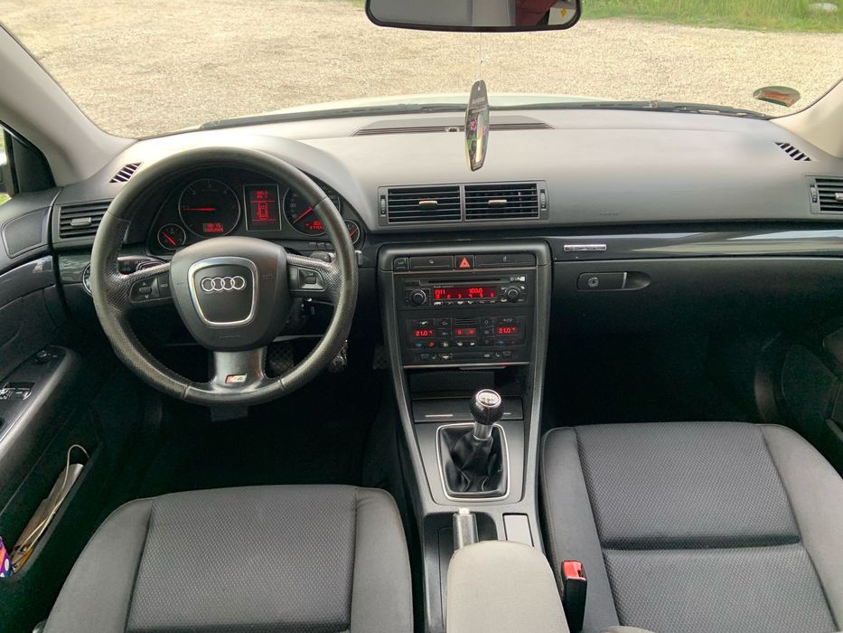 Audi A4 B6.