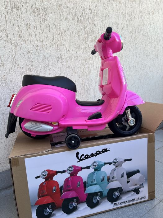 Акумулаторен мотор Vespa - GTS Super Sport, розов