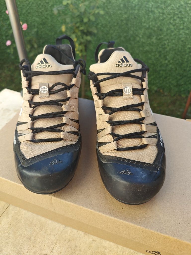 Adidas terrex 44