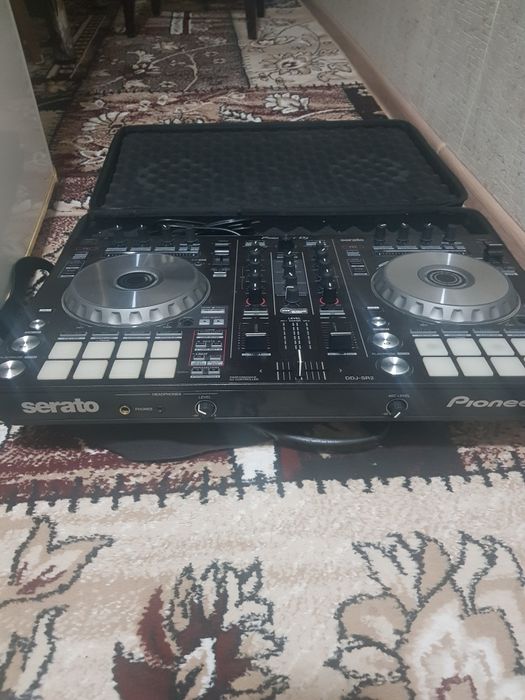 DJj SR2 DJ контроллер