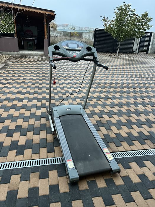 Banda alergat aproape noua