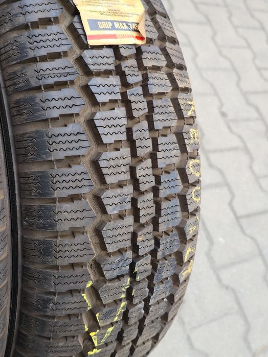 195 65 14 kumho.  .