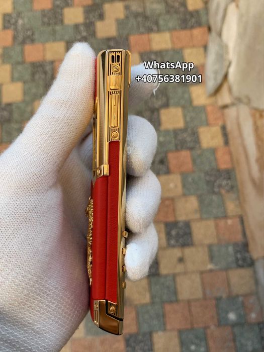 Vertu Signature S cu Piele Roșie și Dragon — Lux și Putere Unică