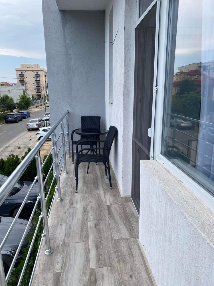 Inchiriez apartament cu doua camere in zona Alezzi Beach