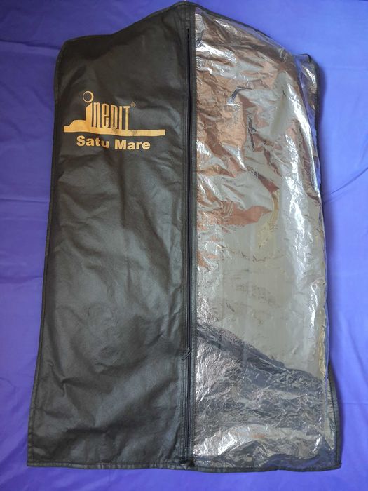 Costum negru de calitate - Inedit