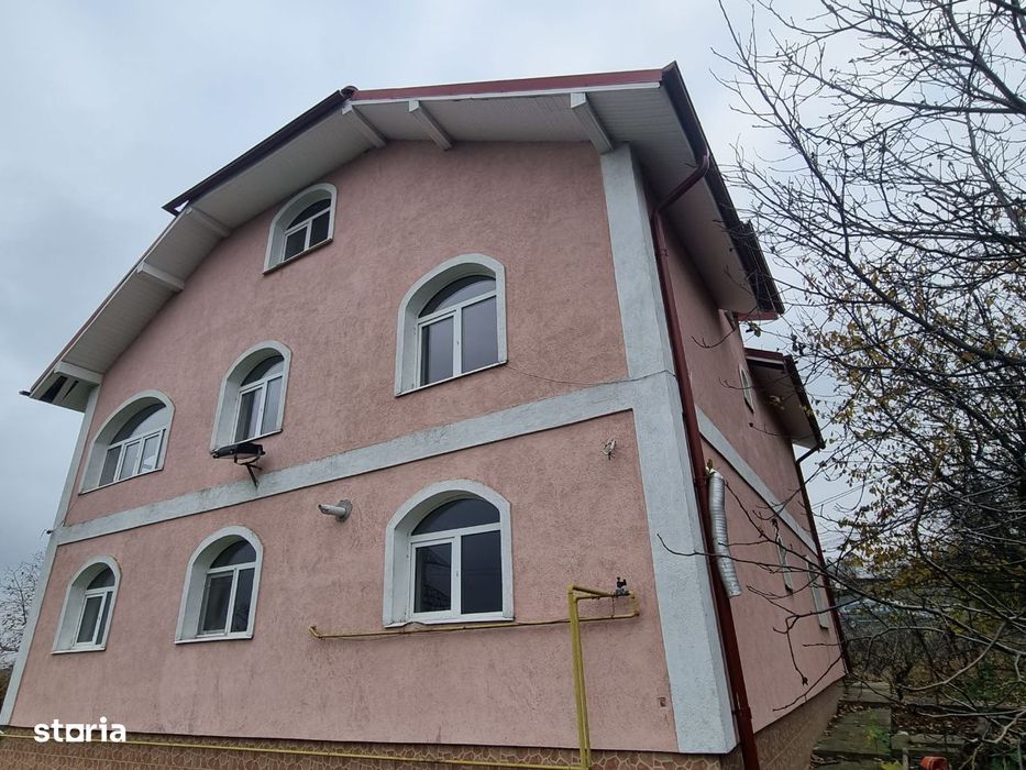 Casa cu 10 camere - Galata - COMISION 0%