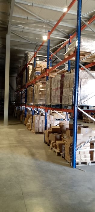 Vindem rafturi metalice profesionale