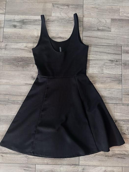 Черна рокля, H&M divided