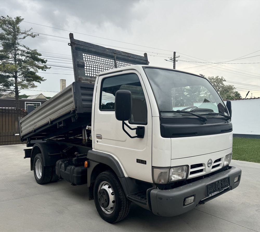 Nissan Cabstar Basculabil 3Parti 3.0D 130CP CAT. B AER CONDITIONAT