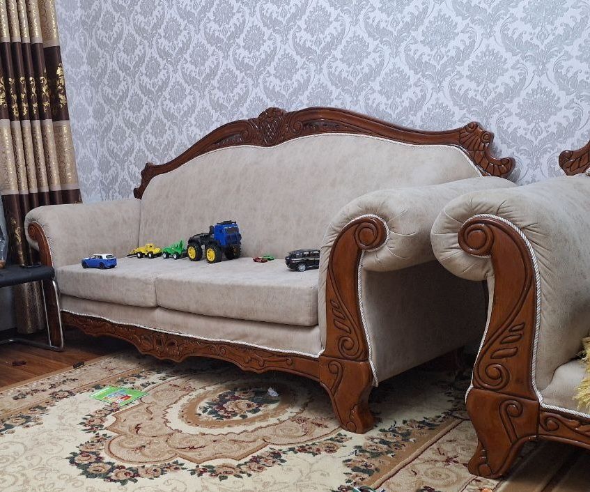 диван, 2 кресло билан