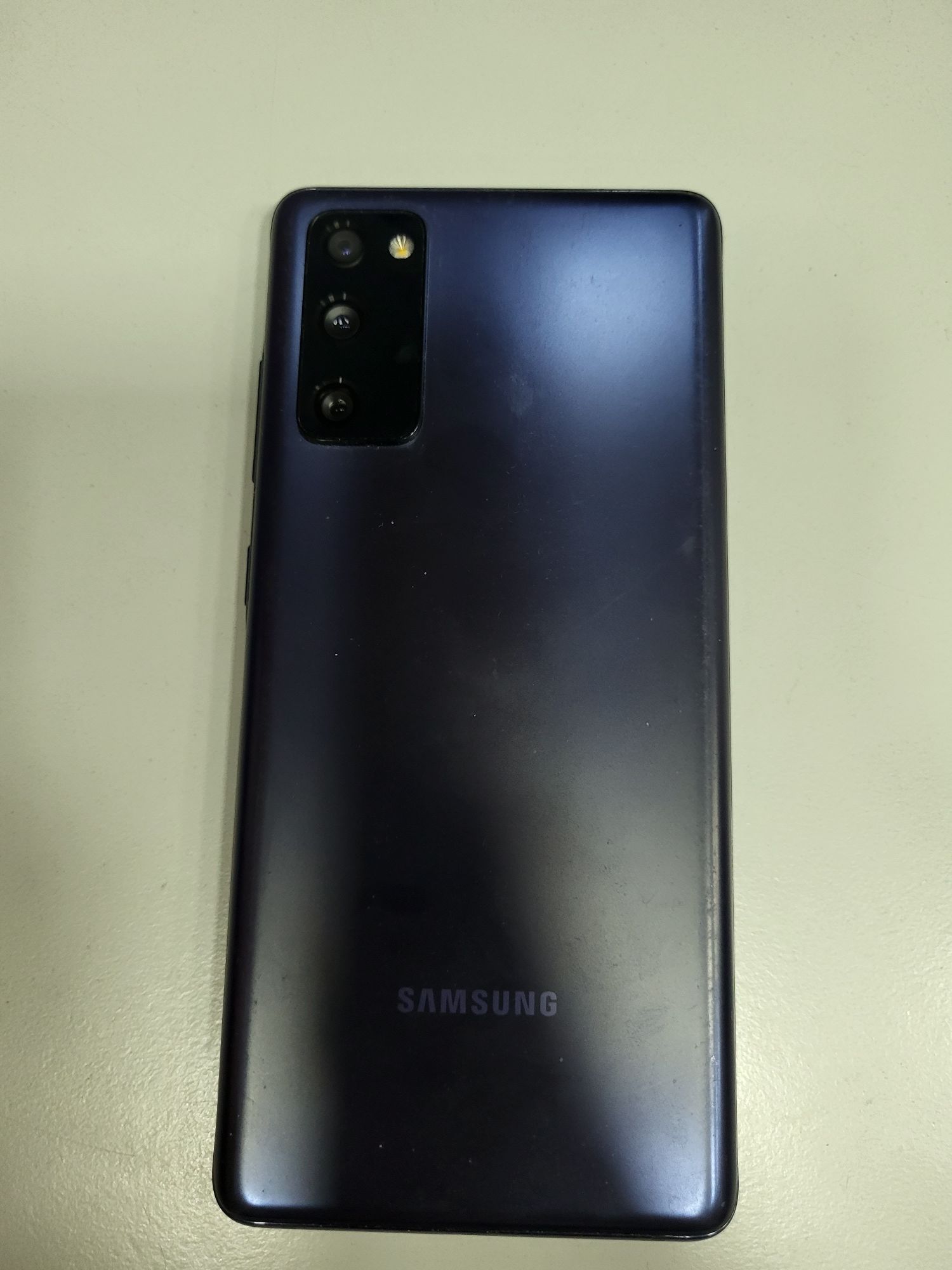 Samsung Galaxy S20 FE Blue Nu este ca Nou Fisurat