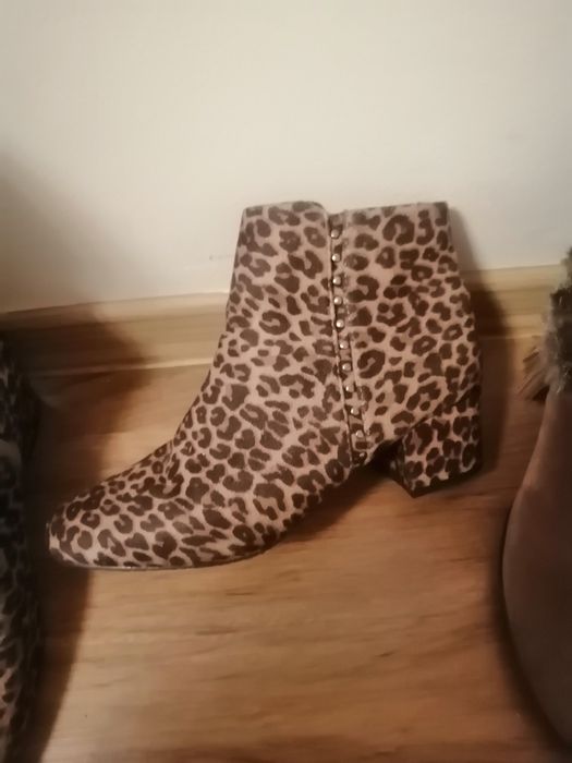 Дамски ботита различни номера rieker номер 39 цена 15лв.ест.кожа