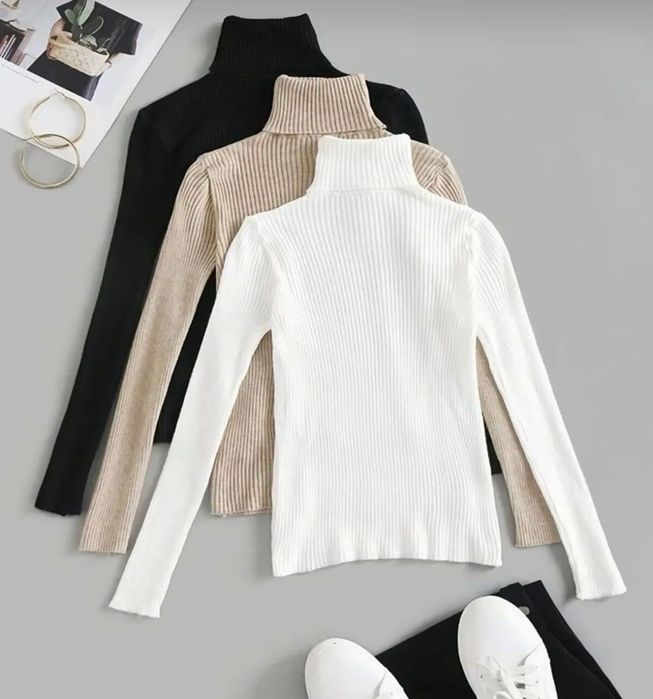 Комплект от три поло блузи – черна, бежова и бяла