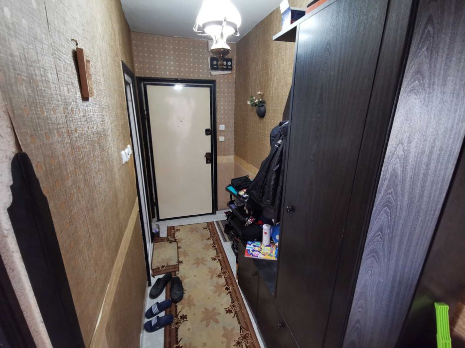 Продавам 2 стаен апартамент Хасково