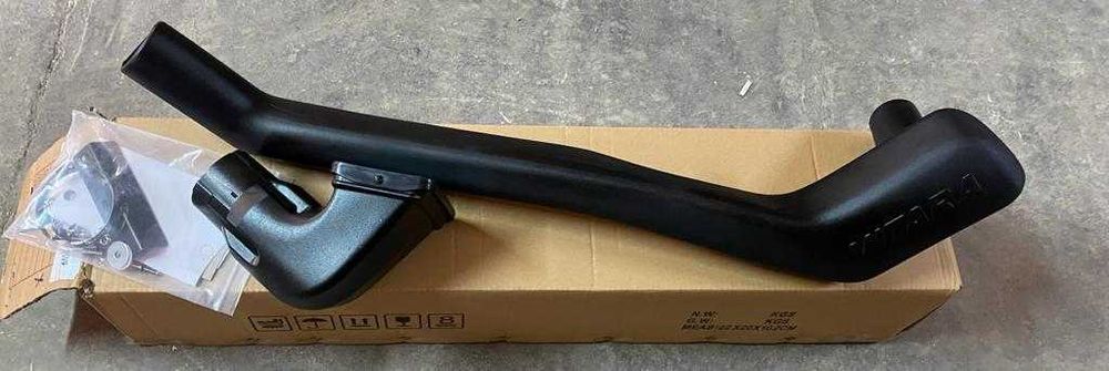 Snorkel Suzuki Vitara motor 2.0 partea dreapta cu logo Vitara