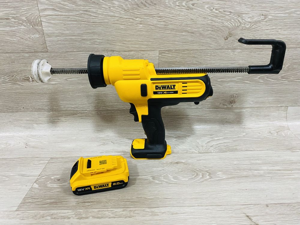 Dewalt DCE580 2023