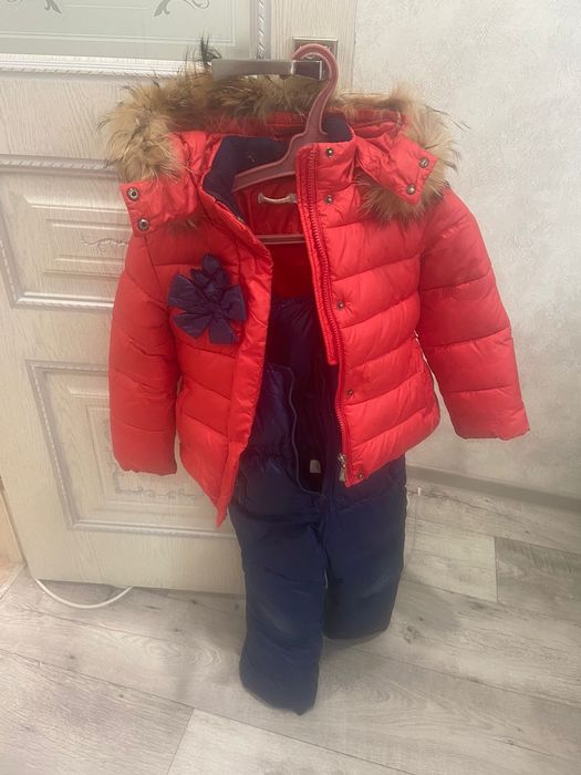 Продам комбинезон на девочку на возраст 4-7лет.