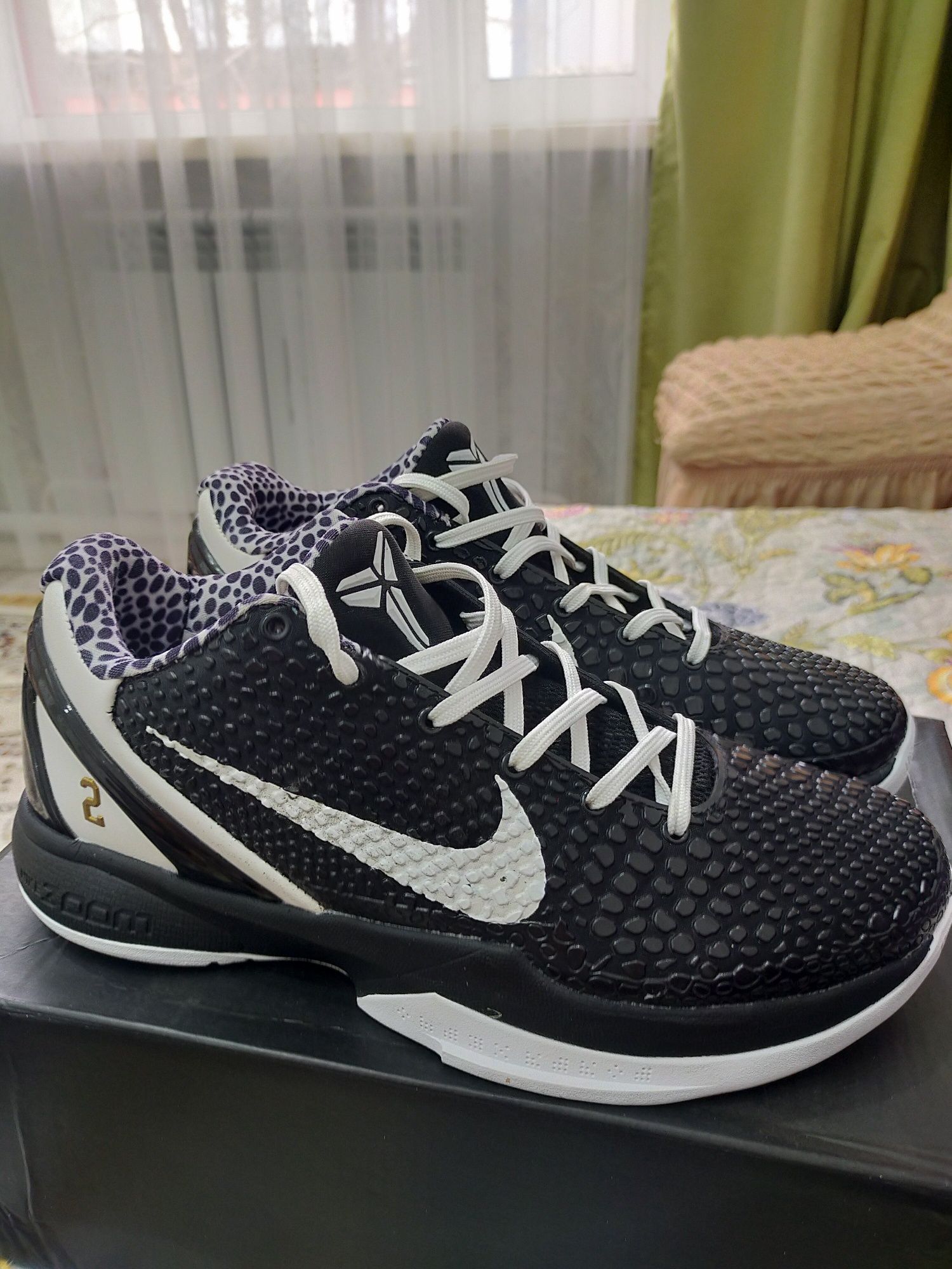 Срочно продам Баскетбольные кроссовки Kobe 6 Mambacita