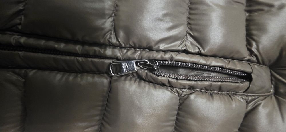 Geaca de bărbați  superba de toamnă  ușoară..Culoare  superbă