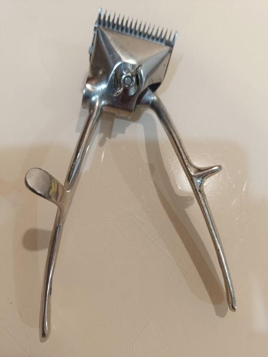 Ручная машинка для стрижки.