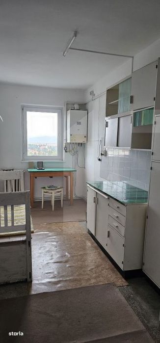 Apartament cu 3 camera, zona Spitalului