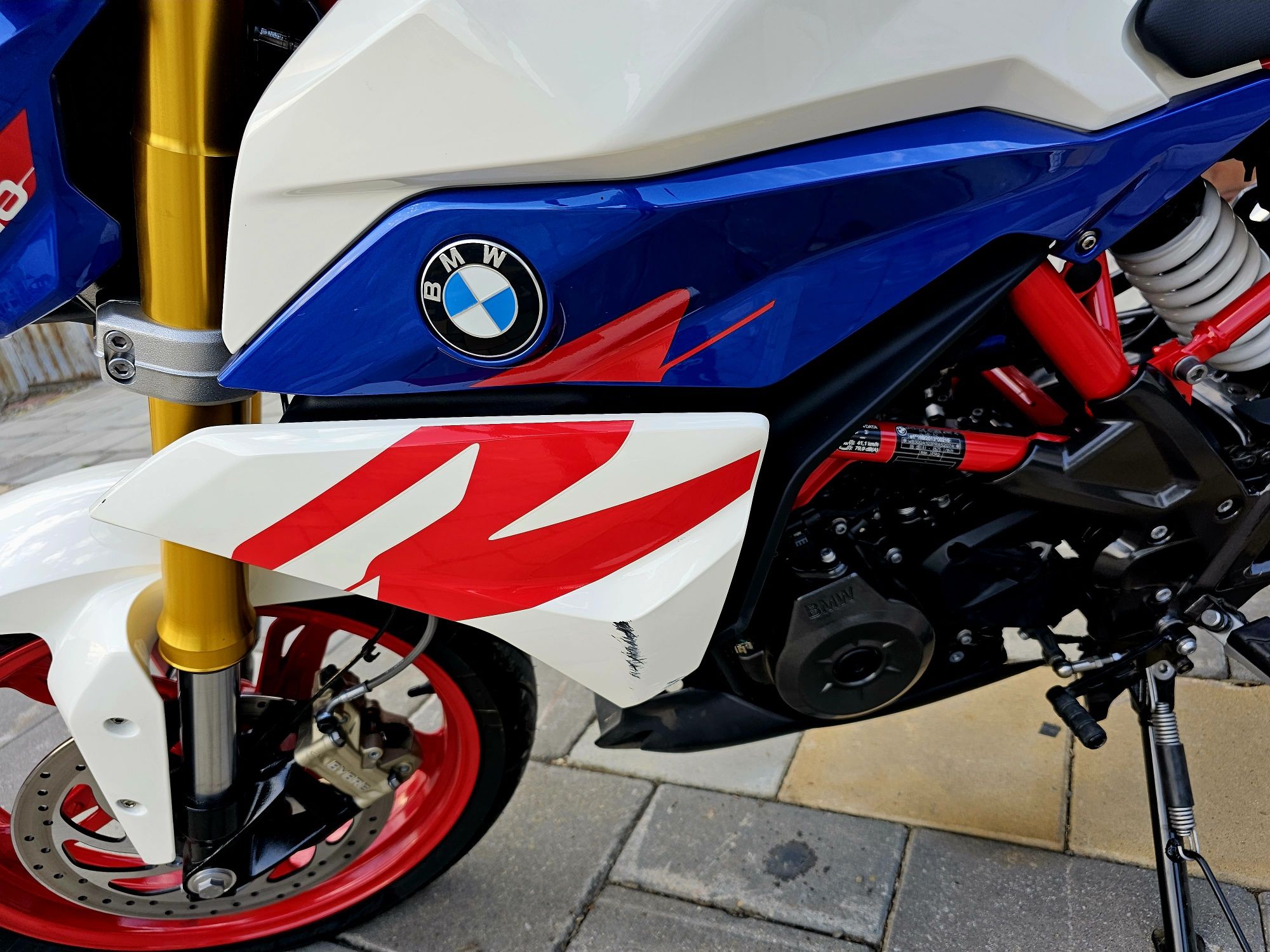 BMW G310 r an 2023 în garantie